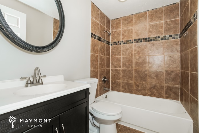 Building Photo - 1711 W Kemper Rd