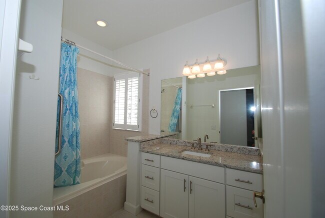Building Photo - 626 Brockton Way