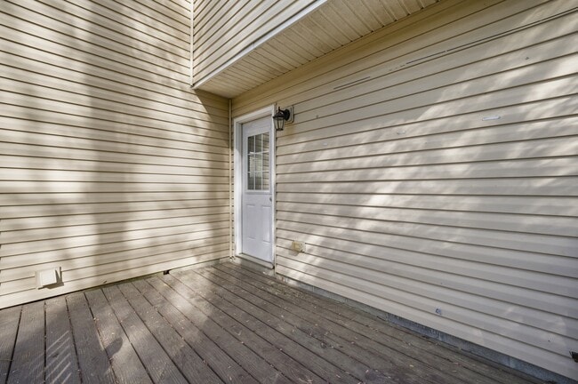 Building Photo - 5109 James St