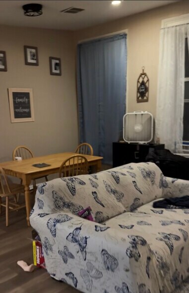 Building Photo - 3278 Main St