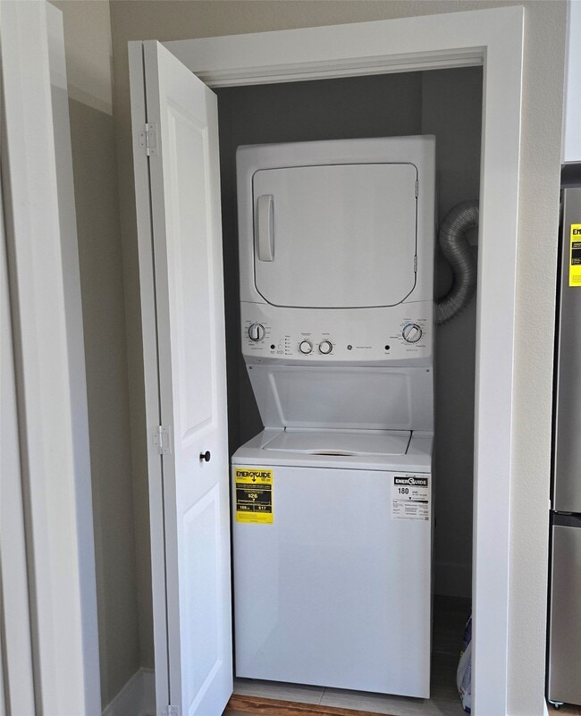 Building Photo - 7830 Woodlyn Rd