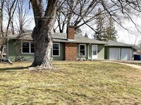 Building Photo - 2940 Orchard Ave N