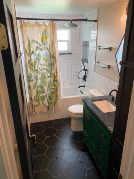 Building Photo - 1336 Sioux Blvd