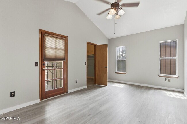 Building Photo - 6900 Imperial Ridge Dr
