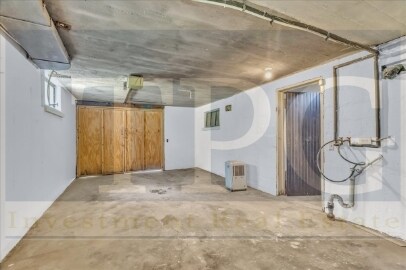 Building Photo - 9901 E Linwood Blvd