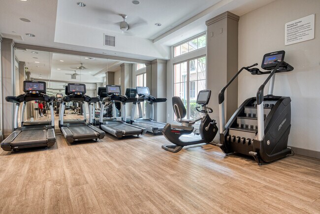 Building Photo - 1000 National Ave