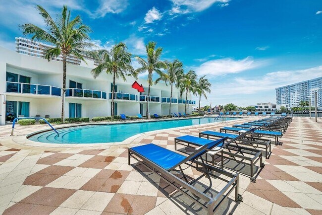 Building Photo - 1945 S Ocean Dr