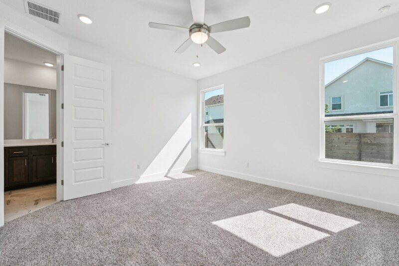 Building Photo - 1112 Yaupon Holly Dr