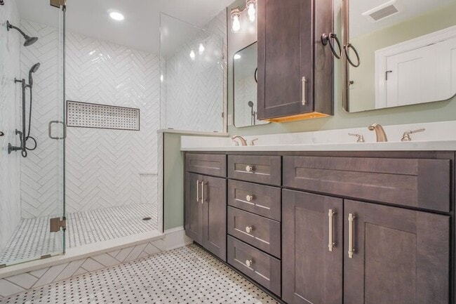 Building Photo - 204 Fauquier St