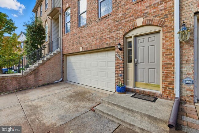 Primary Photo - 47716 Bowline Terrace