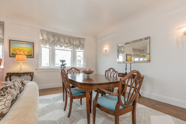 Building Photo - 2261 Union St