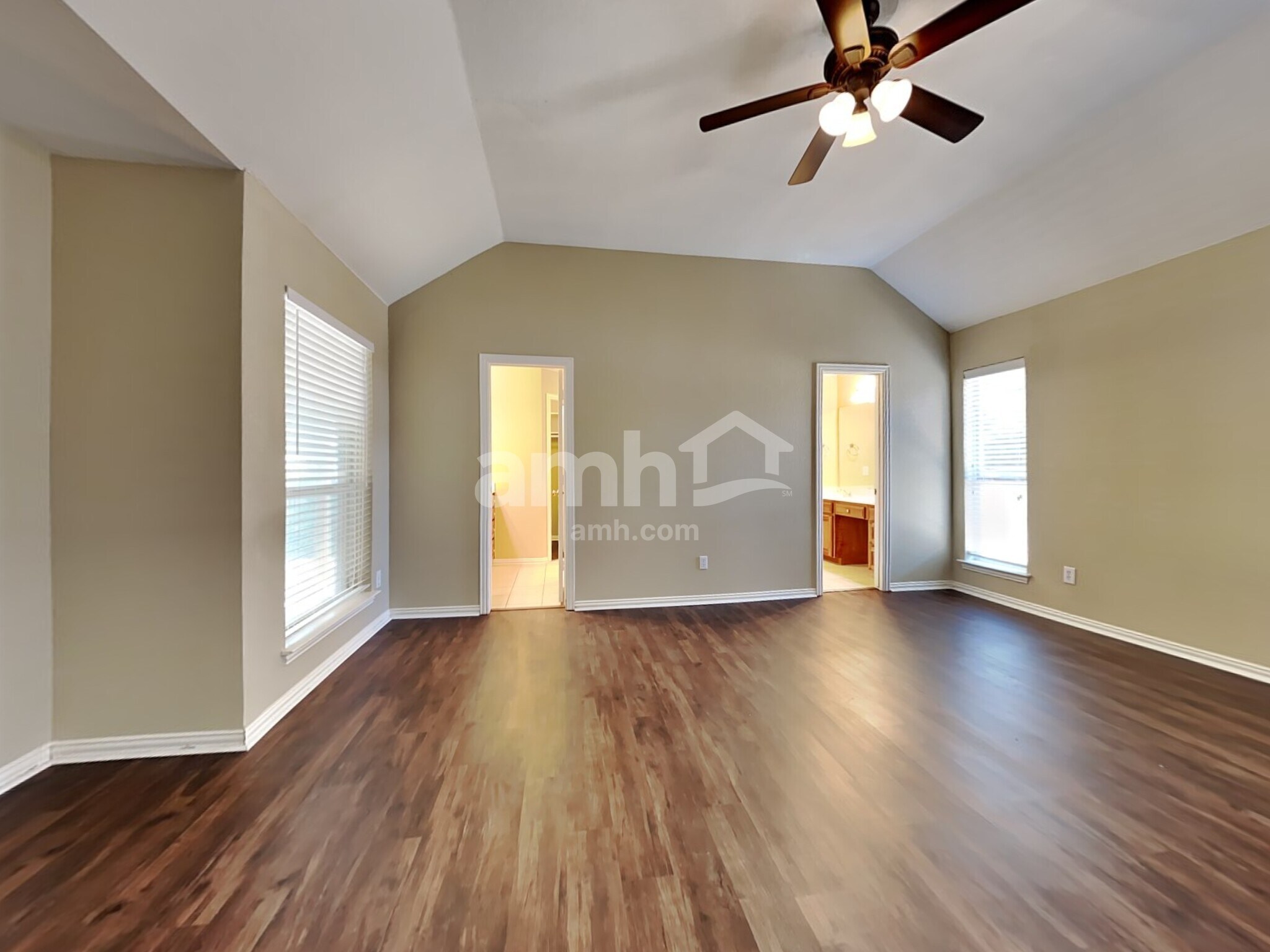 Building Photo - 1712 Farmington Dr