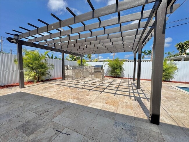 Building Photo - 5101 SW 112th Pl