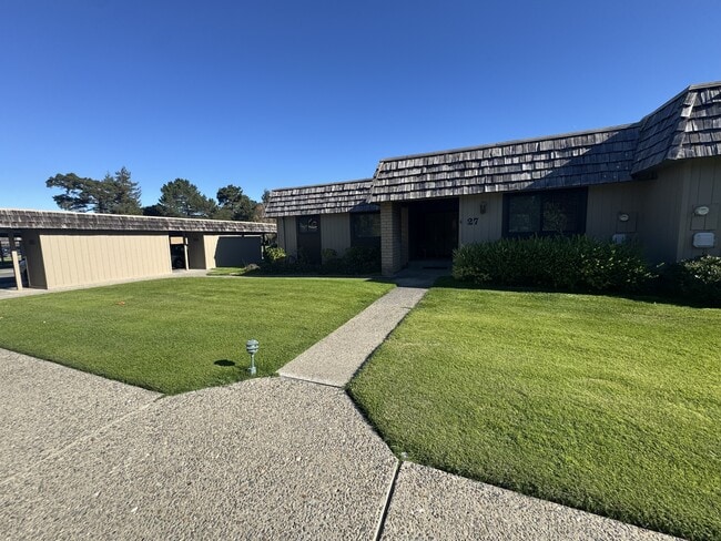 Primary Photo - 23799 Monterey Salinas Hwy