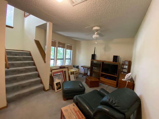 Building Photo - 5943 Cape Coral Dr