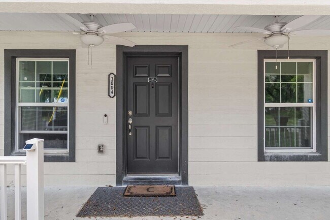 Building Photo - Charming 3BR 2BA near downtown Ocala!