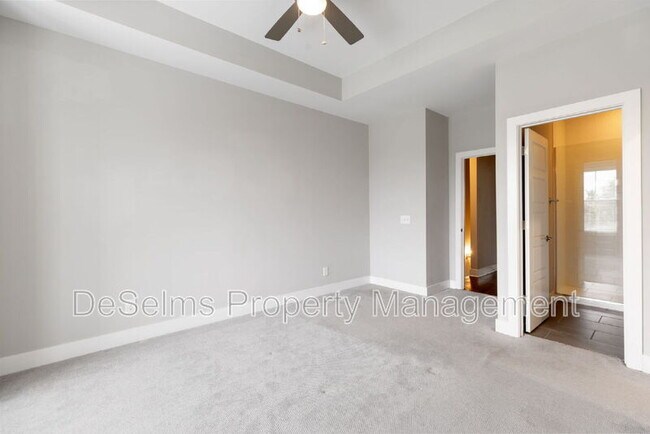 Building Photo - 214 Porter Village Cir