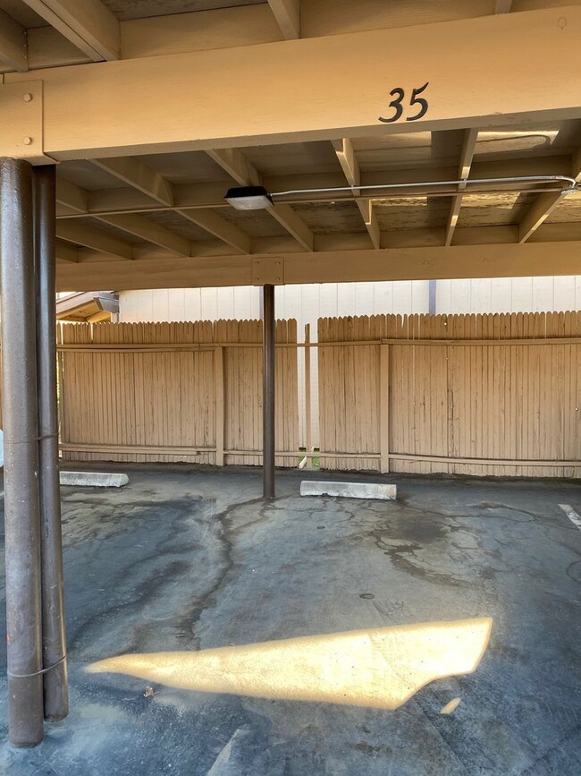 Building Photo - $1,635- New Reduced Price!  Millbrook & Sh...