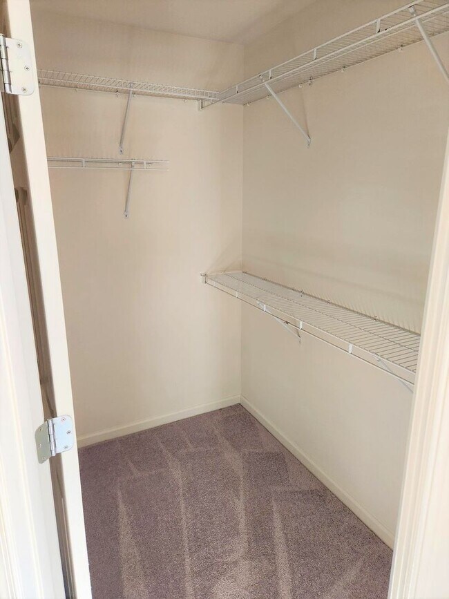 Building Photo - 3 Bedroom 2.5 Bath home with an Albemarle ...