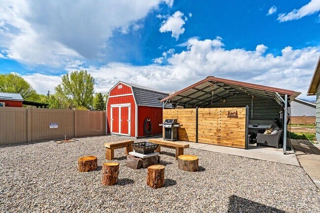 Building Photo - 187 N 300 W