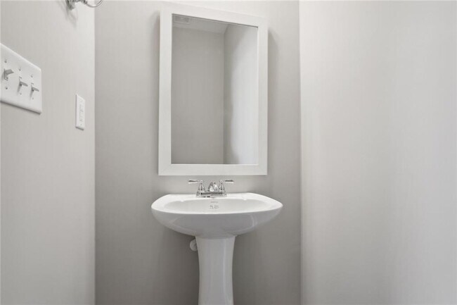 Building Photo - 2852 Laurel Ridge Cir