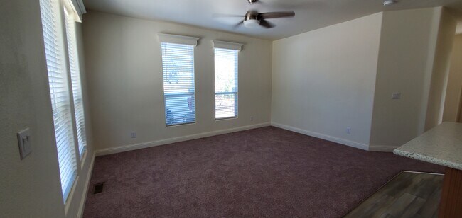 Building Photo - 10712 Valle Vista Rd