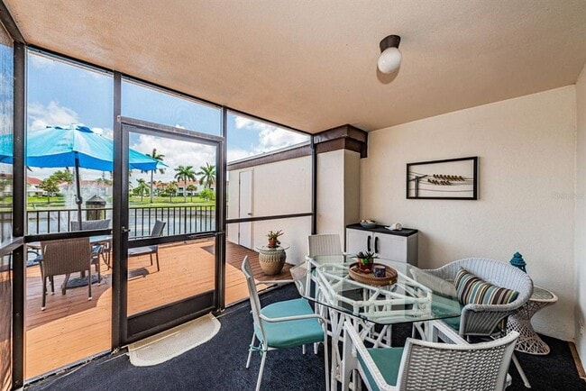 Building Photo - 6294 Bahia Del Mar Cir N