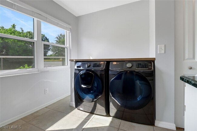 Building Photo - 125 Wading Bird Cir