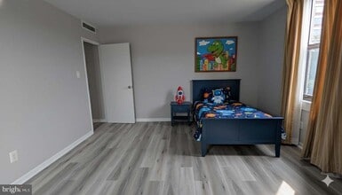 Building Photo - 4600 Duke St