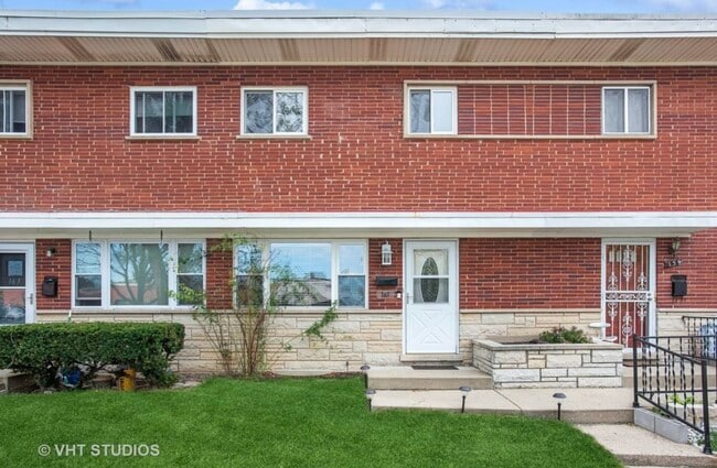 Building Photo - 161 Village Ct