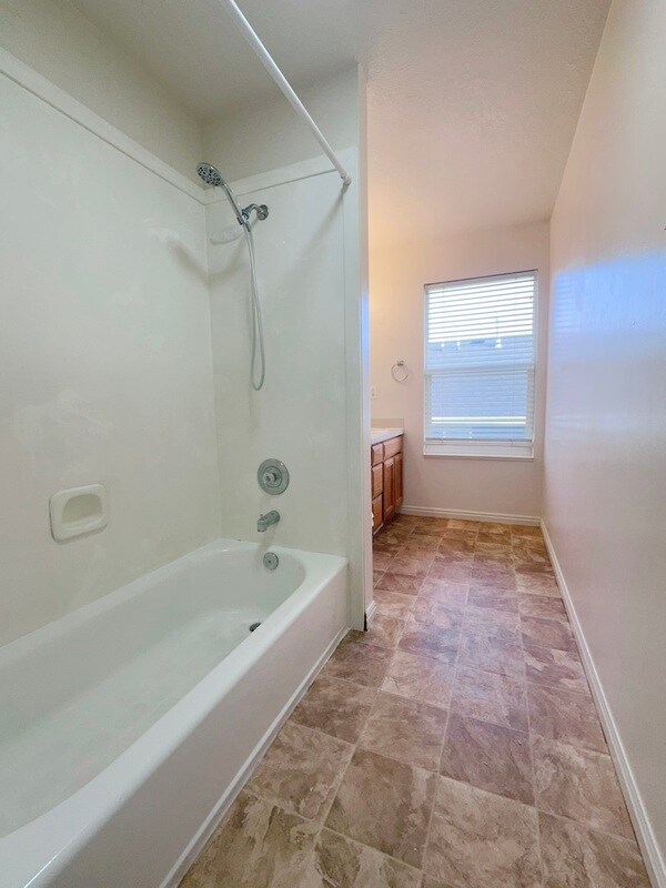 Building Photo - 327 N 270 W
