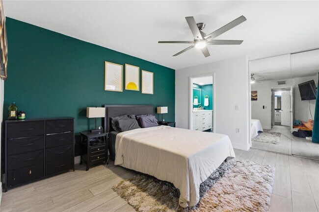 Building Photo - 1017 10th Way