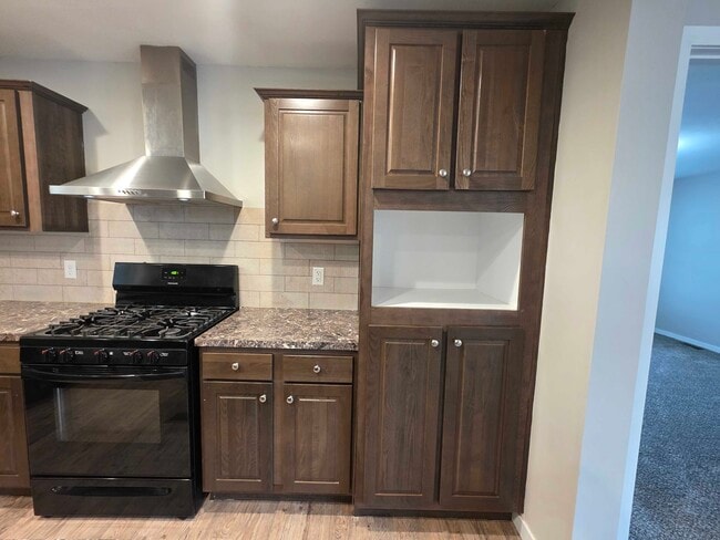 Building Photo - 4548 Spruce Ct