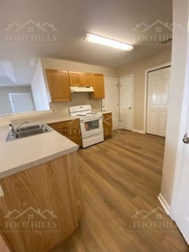 Building Photo - 107 Cedar Ridge