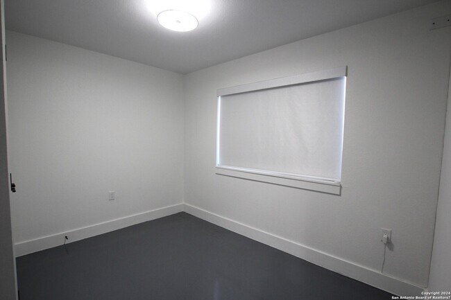 Building Photo - 203 Paschal St
