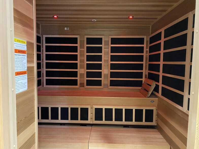 Building Photo - 700 E Boynton Beach Blvd