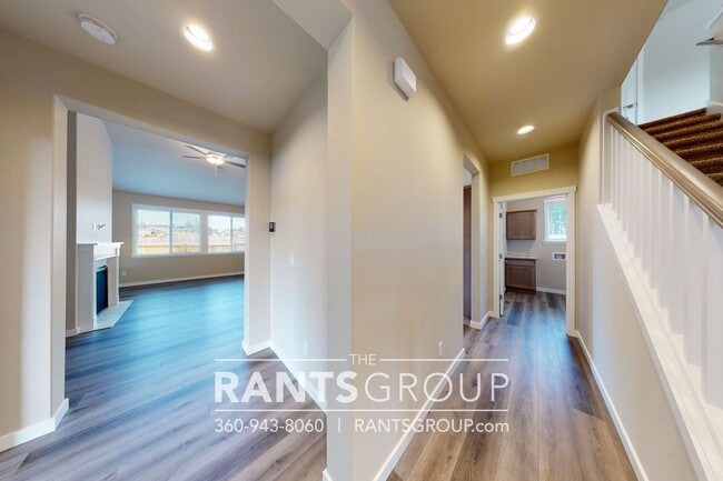 Building Photo - Steilacoom Ridge! Easy I5 Access!