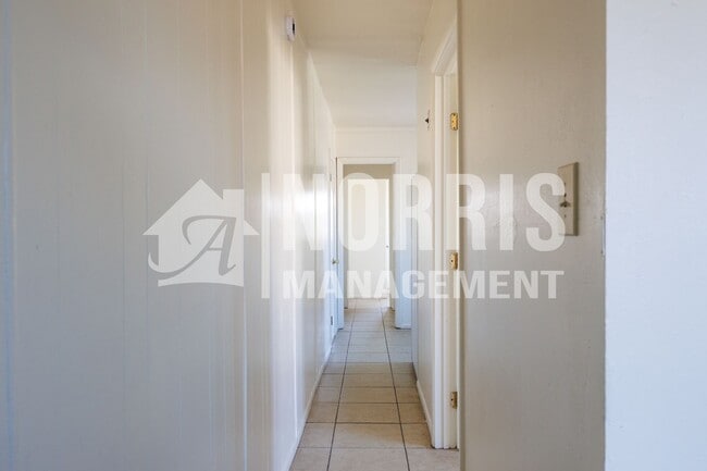 Building Photo - Home Available in Casa Grande