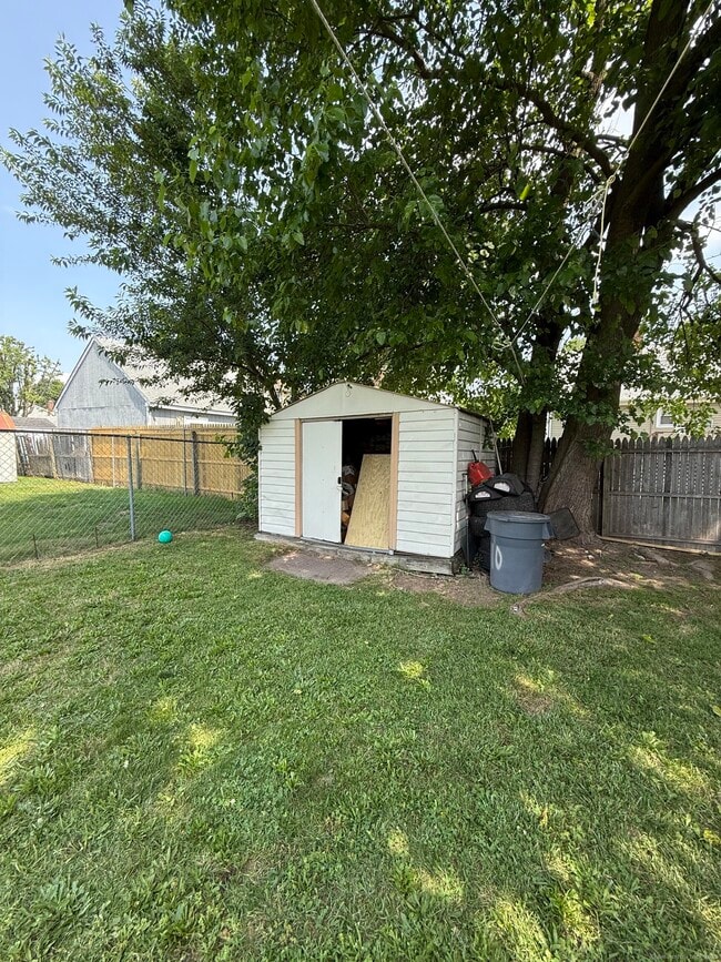 Building Photo - 210 McKinley Ave