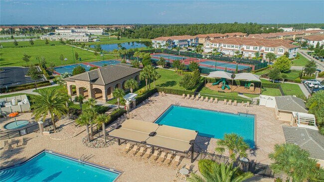 Building Photo - 13130 Woodford St