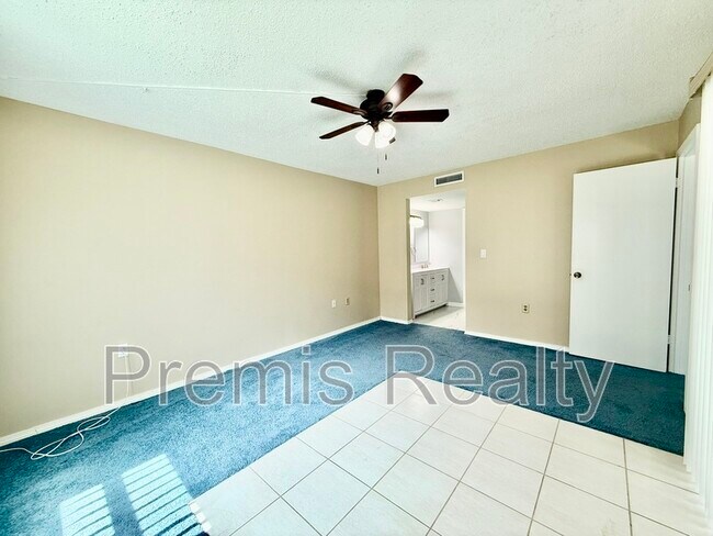 Building Photo - 2400 Winding Creek Blvd