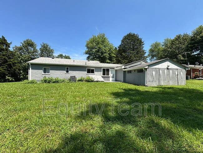 Building Photo - 10541 Eltzroth Rd