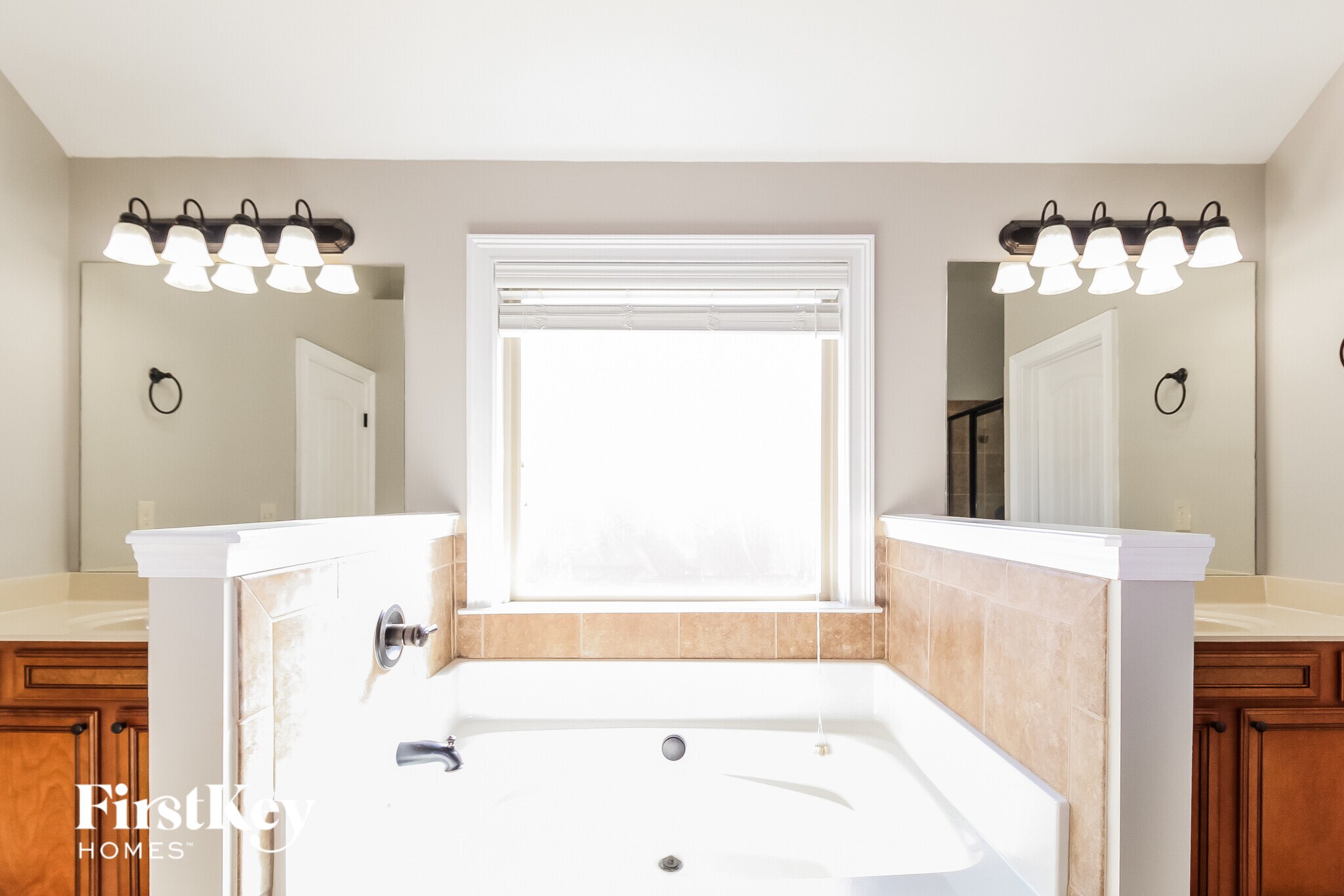 Building Photo - 102 Birchwood Ct