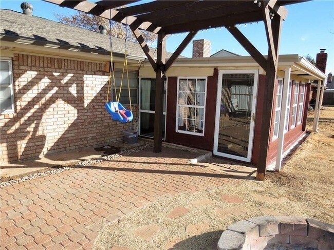 Building Photo - 1712 Gladstone Terrace