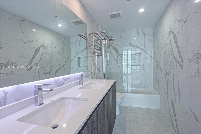 Building Photo - 488 NE 18th St