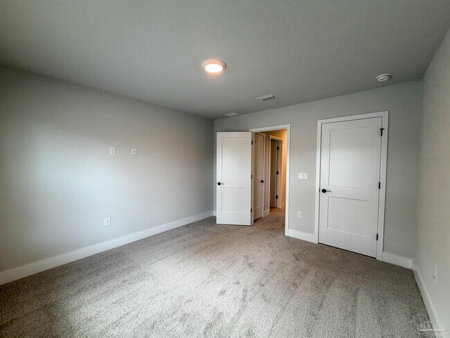 Building Photo - 8049 Westpointe Ln