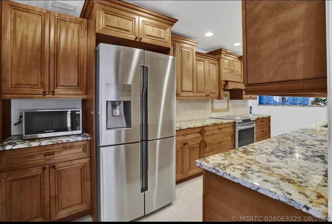 Building Photo - 630 Curlew Rd