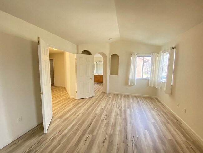 Building Photo - 24962 Plum Tree St