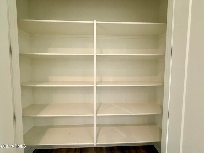 Building Photo - 10151 E Thunderbolt Ave