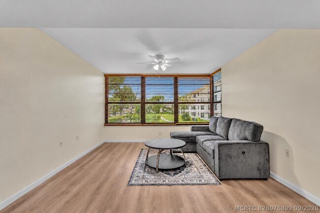 Building Photo - 3650 Whitehall Dr